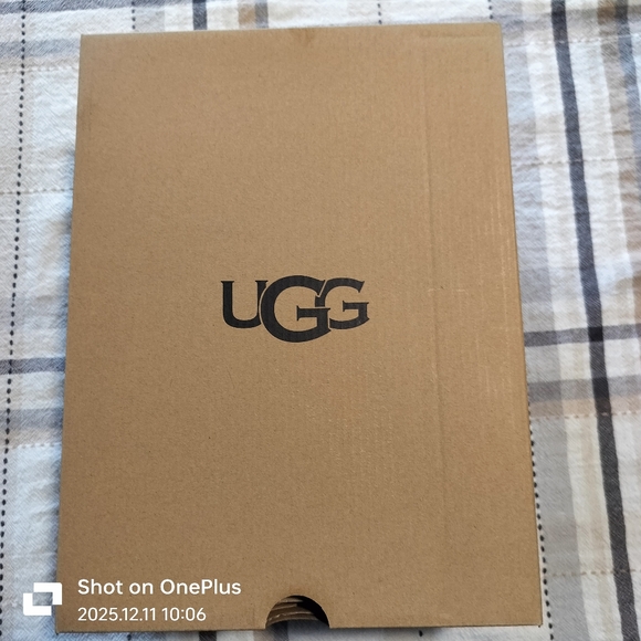 NIB Ugg Classic Mini II Boots Black Women's Size 6 - Picture 5 of 6